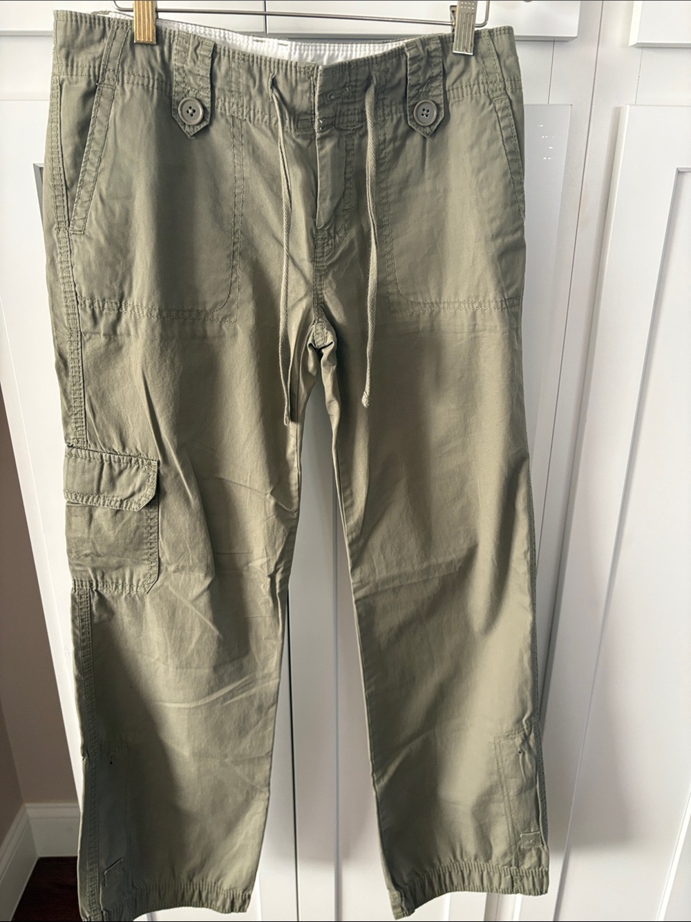 GAP Women's Cargo Pants in Olive